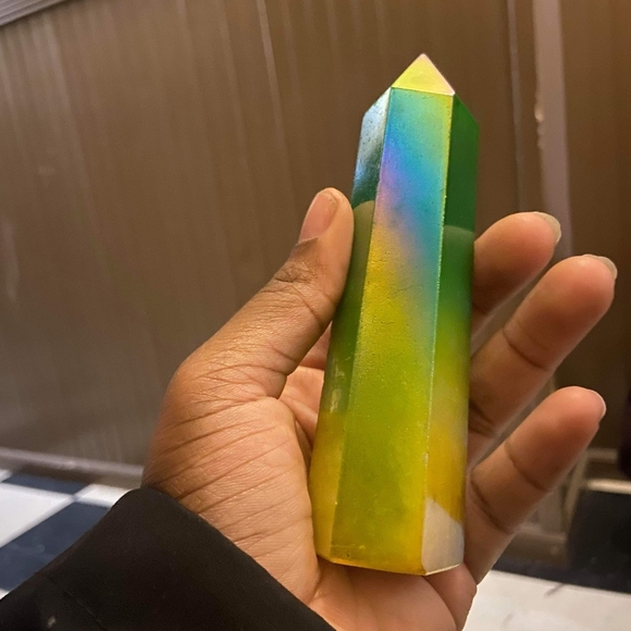 Rare Neon Green and Yellow Rainbow Aura Point - Picture 5 of 5